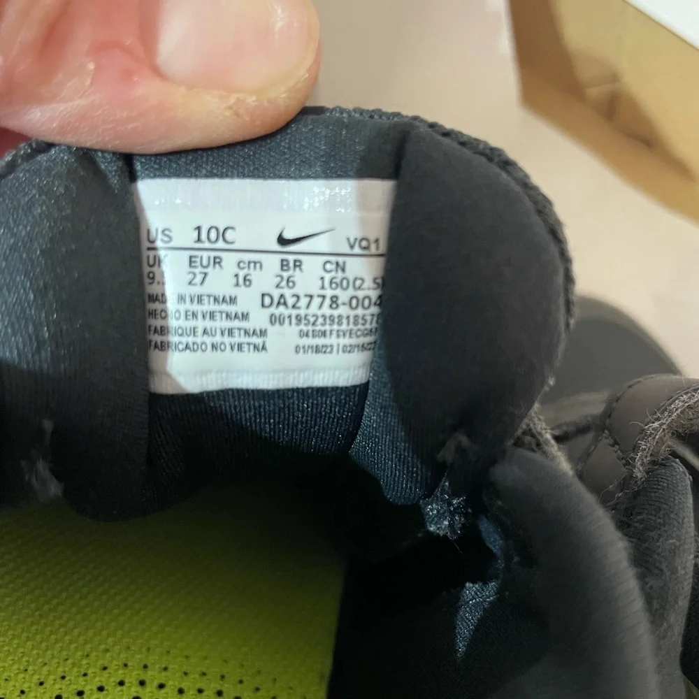 Nike Kids Black and Green Sneakers